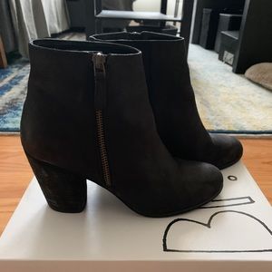 BP trolley black booties